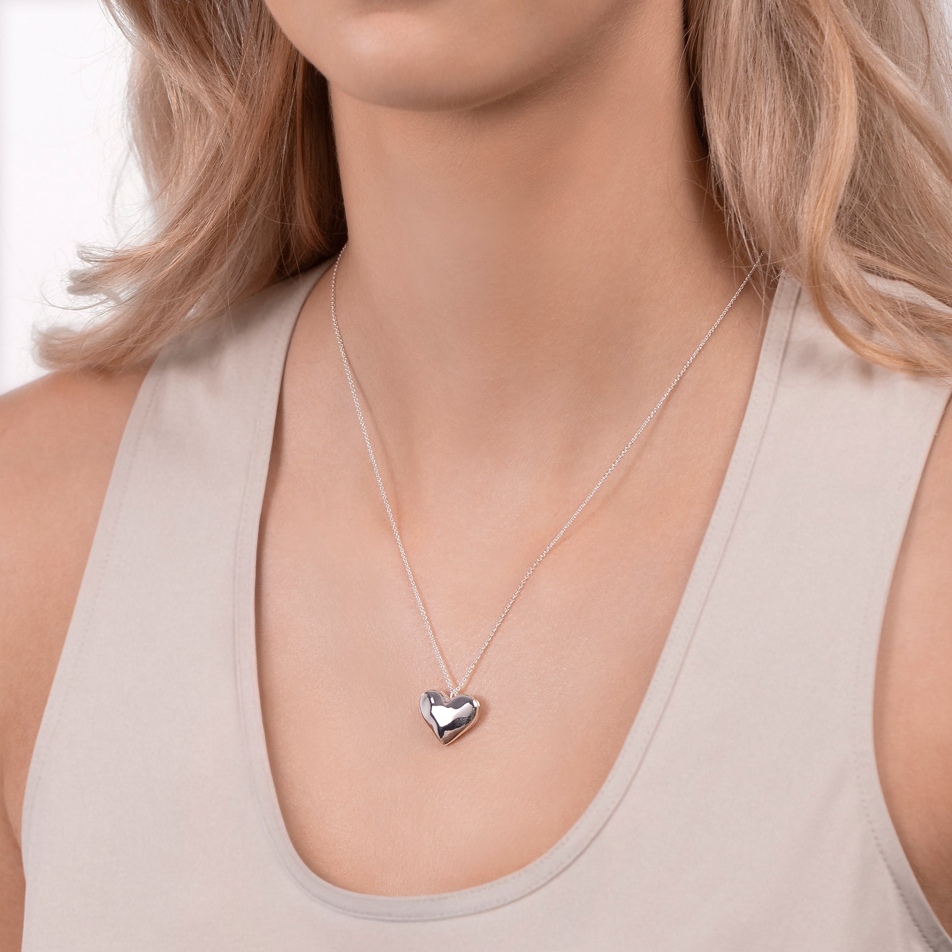 Beaton Close Hammer Heart Locket Necklace Silver - RYJ2515S