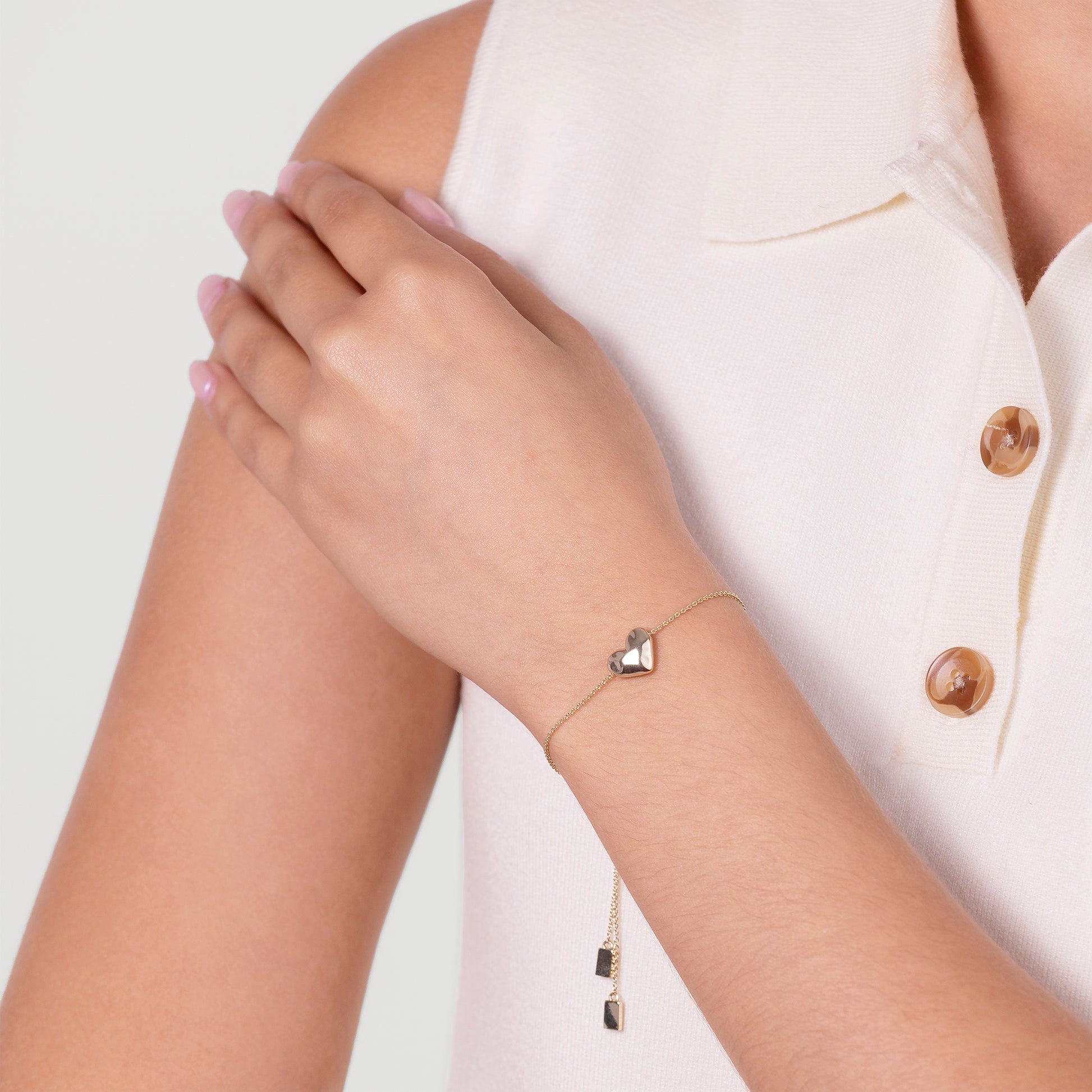 BEATON CLOSE HAMMER HEART BRACELET GOLD - RYJ3492S