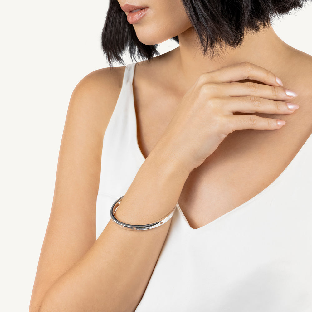 The Camden Cut Out Heart And Dog Bangle Silver - RYJ3617S