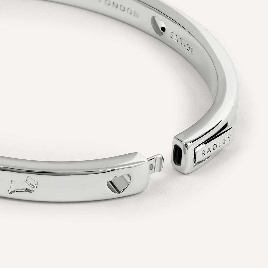 The Camden Cut Out Heart And Dog Bangle Silver - RYJ3617S