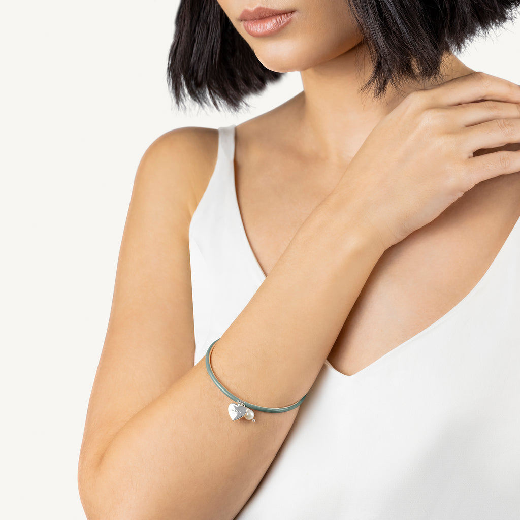 Heart Street Enamel Bangle With Hanging Cha Silver - RYJ3621S