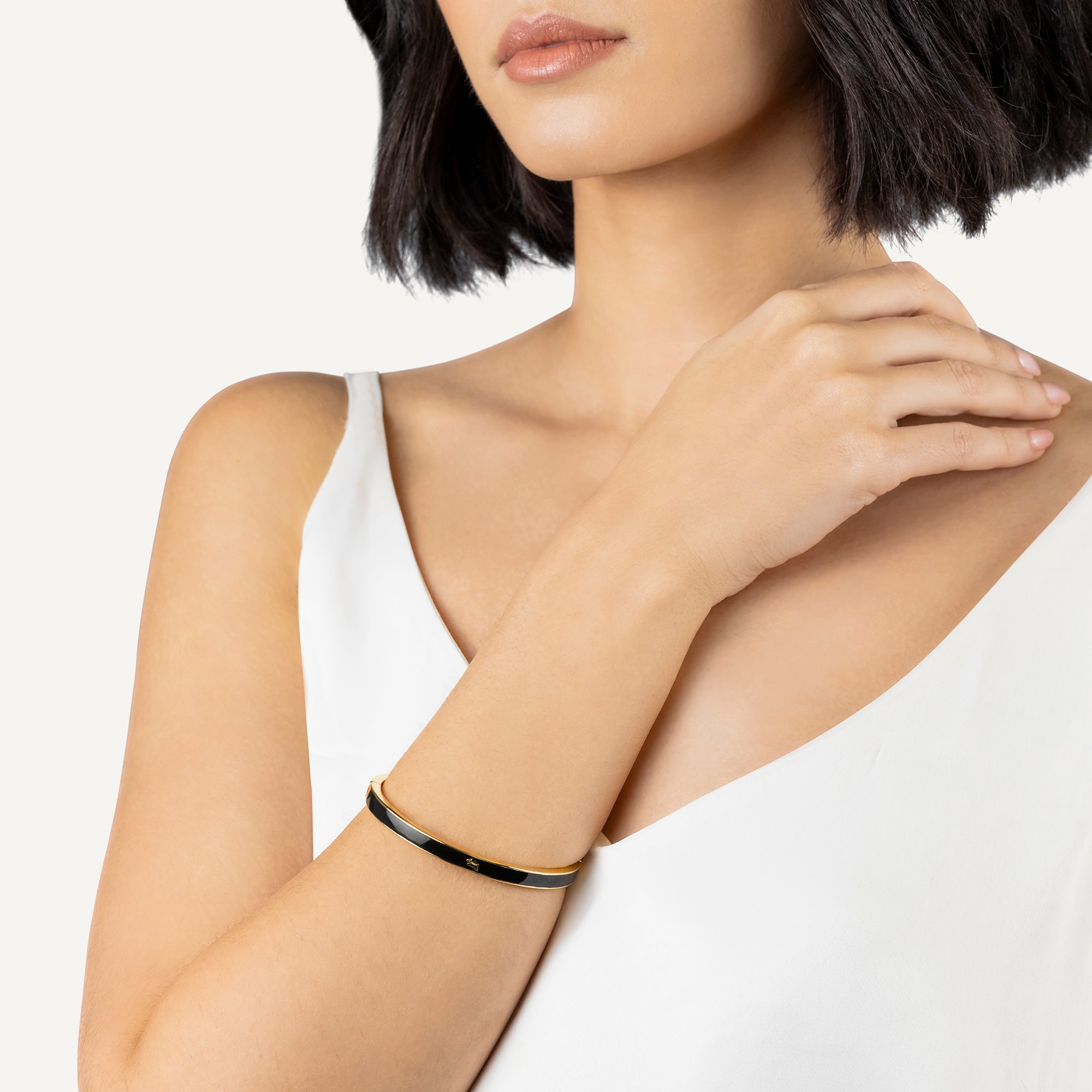 Sion Close Black Enamel Bangle Gold - RYJ3664S