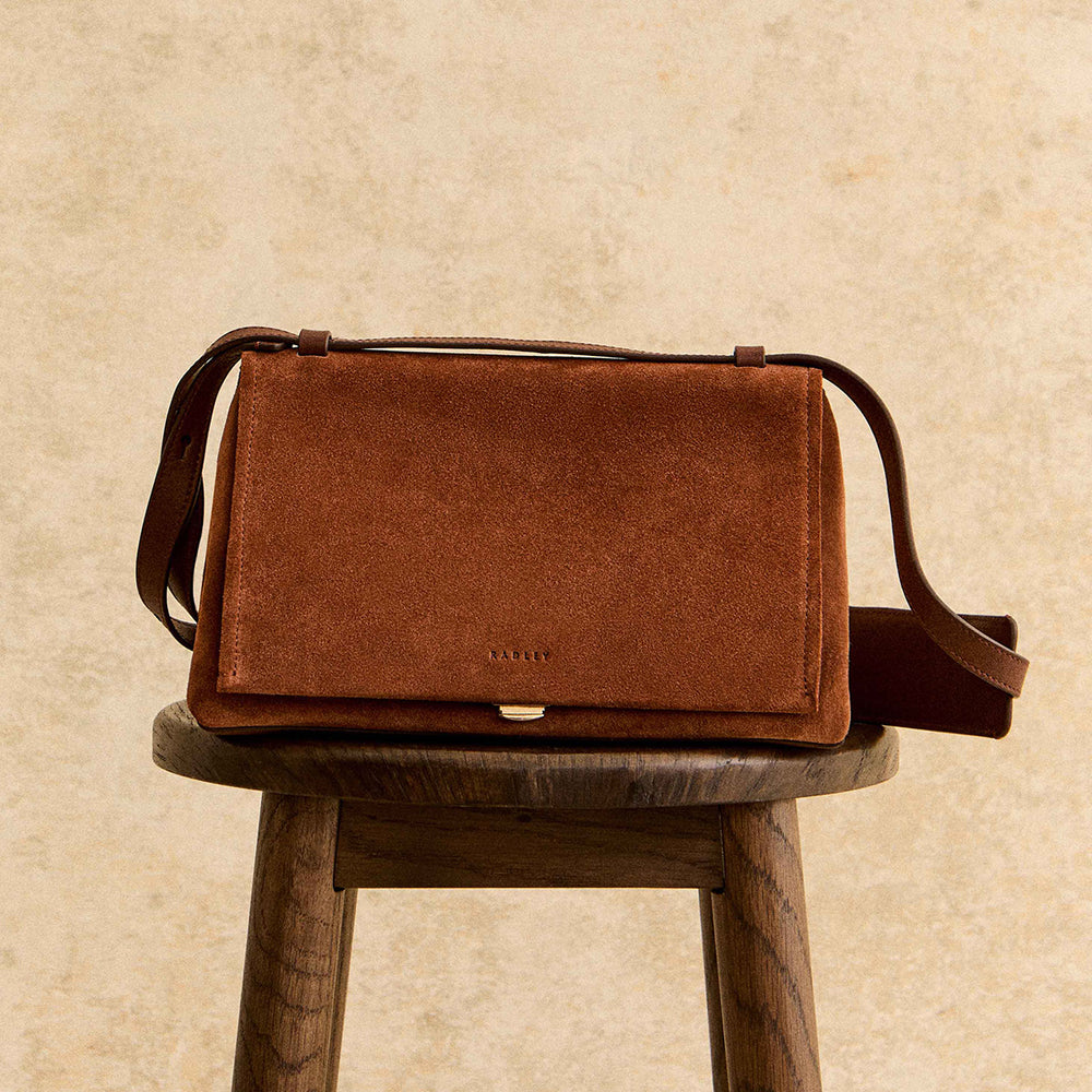 Mercer Street Leather Medium Flapover Shoulder Bag in Russet - 112180