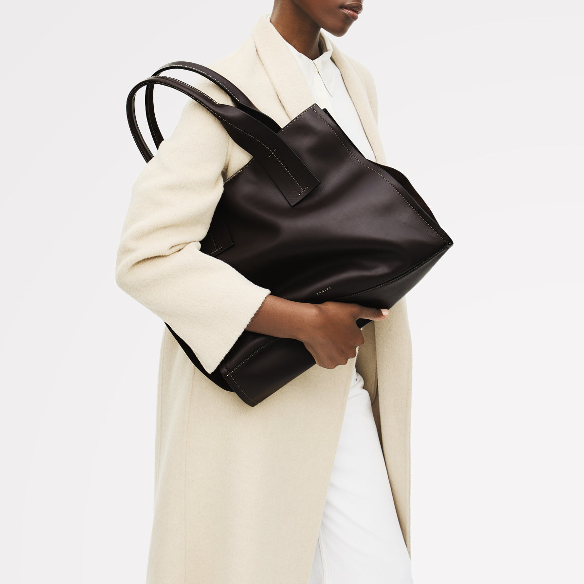 The Strand Large Open Top Shoulder Dark Oak - 113074