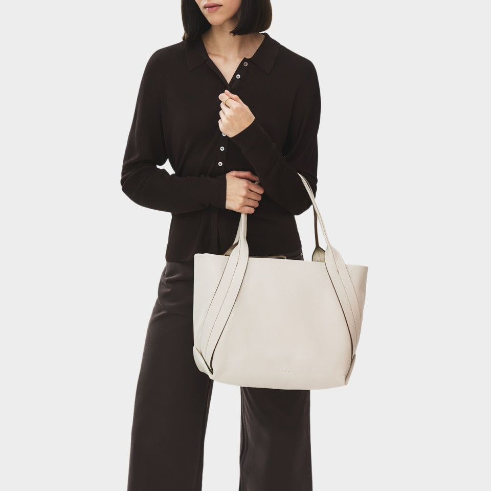 The Evie Large Ziptop Shoulder Salt - 113131