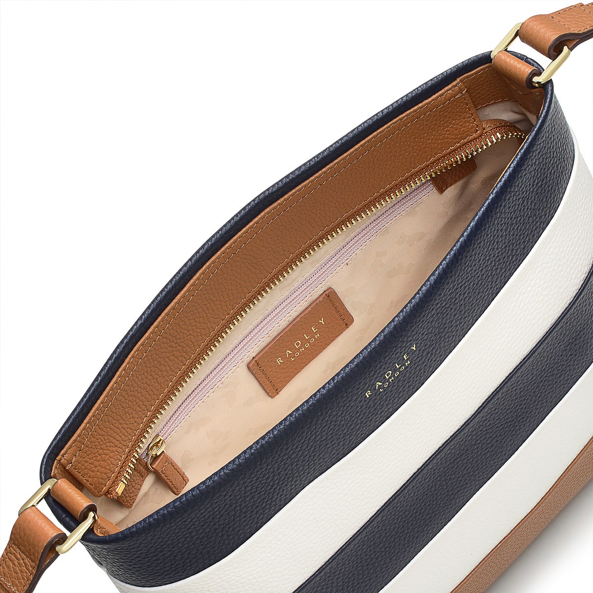 Farringdon Leather Small Ziptop Crossbody Bag in Caramel - H1511235