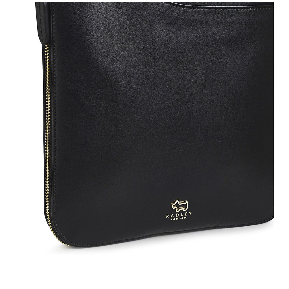 Pockets Leather Medium Zip Around Crossbody Bag in Black - H1859001