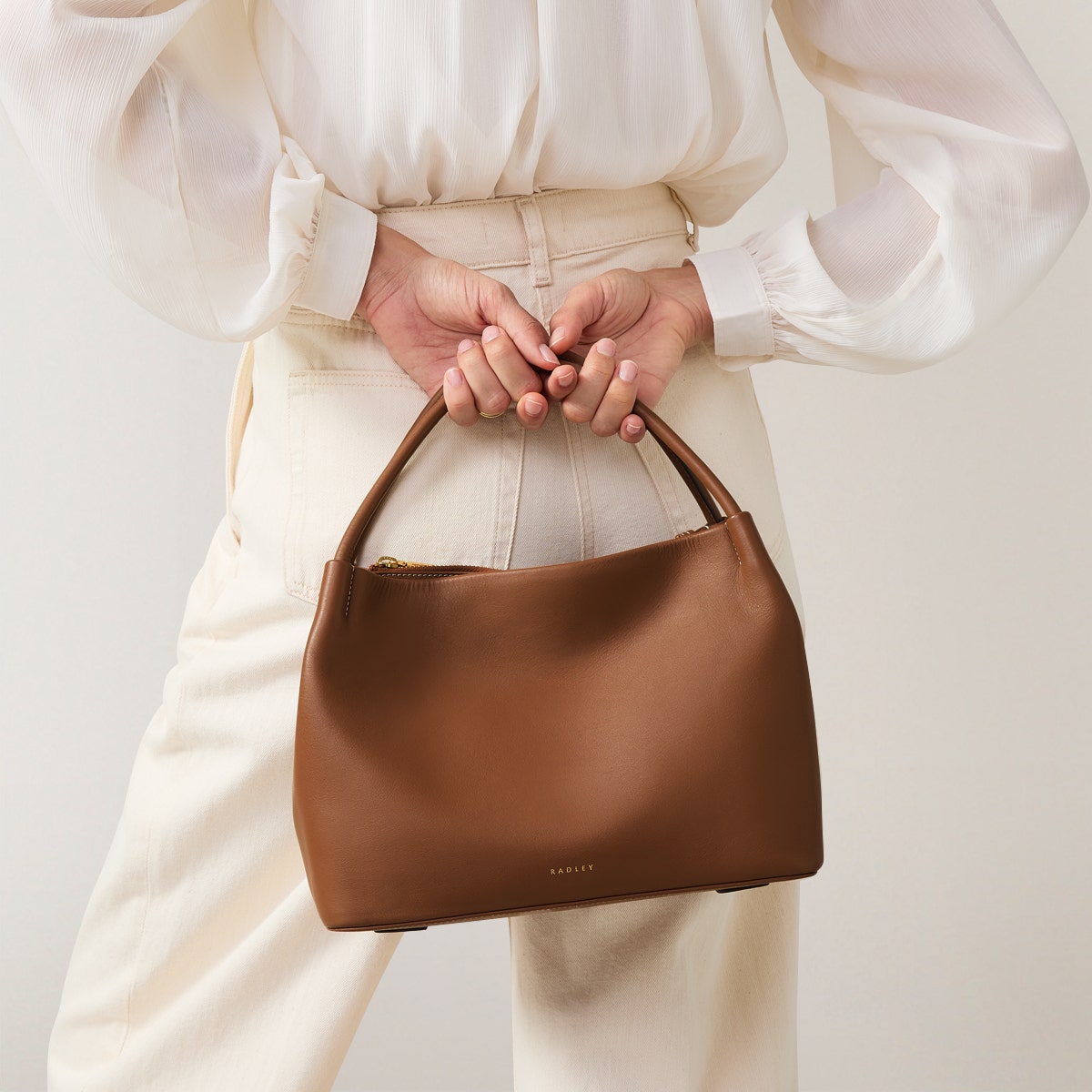 Ivydale Road Leather Medium Ziptop Grab Bag in Saddle - H2006211