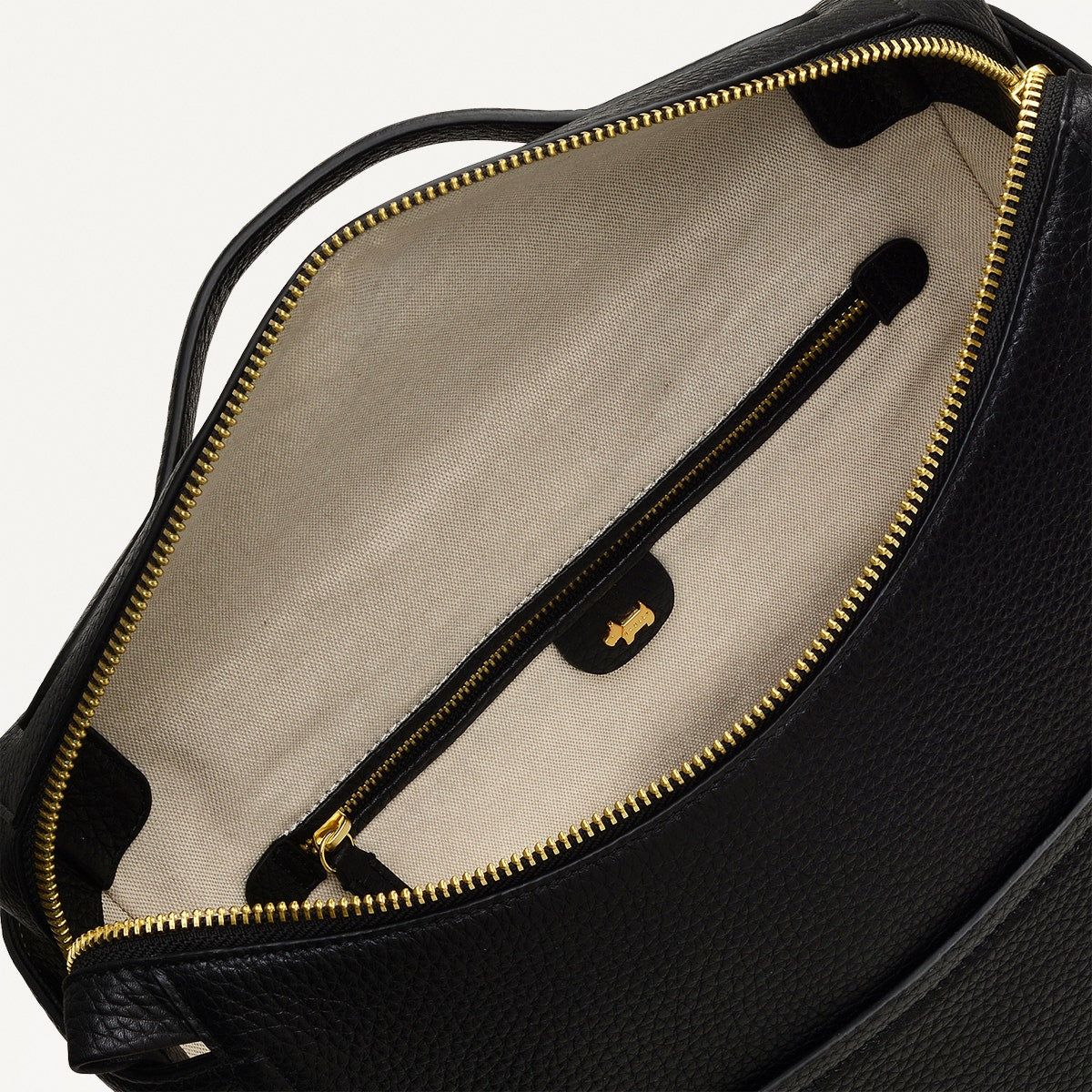 Oak Street Leather Medium Ziptop Backpack In Black - H2066001