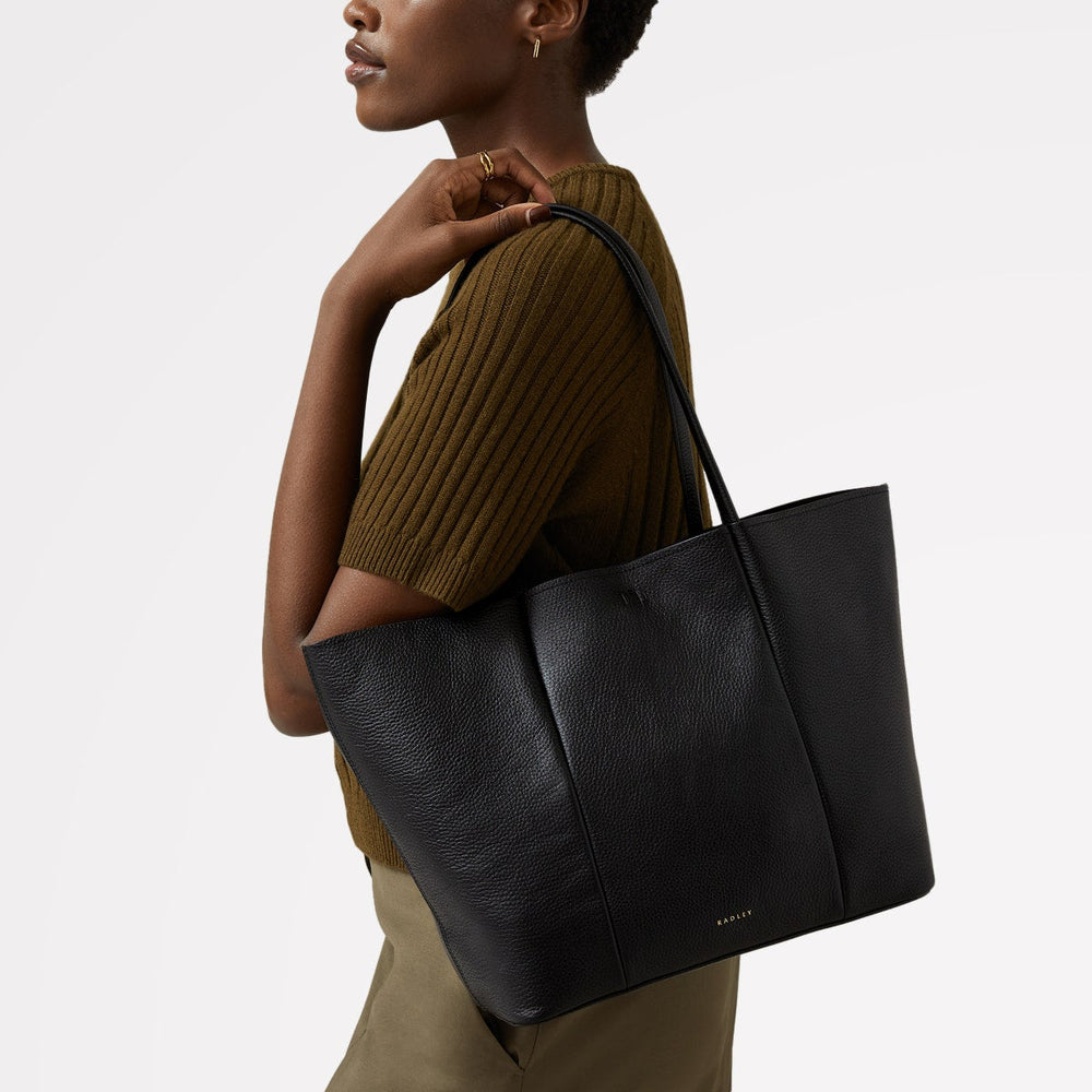 Henrietta Place Leather Large Open Top Tote Bag in Black - H2257001