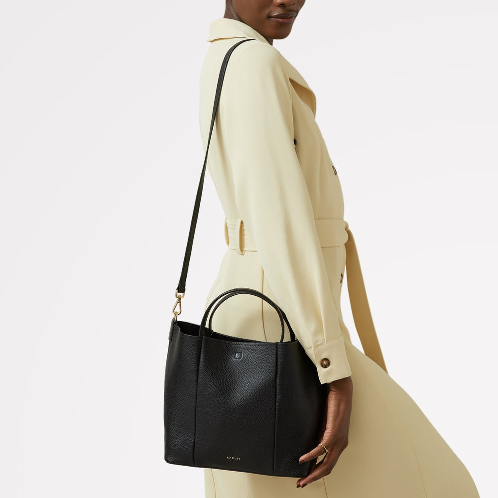 Henrietta Place Leather Medium Open Top Grab Bag in Black - H2260001