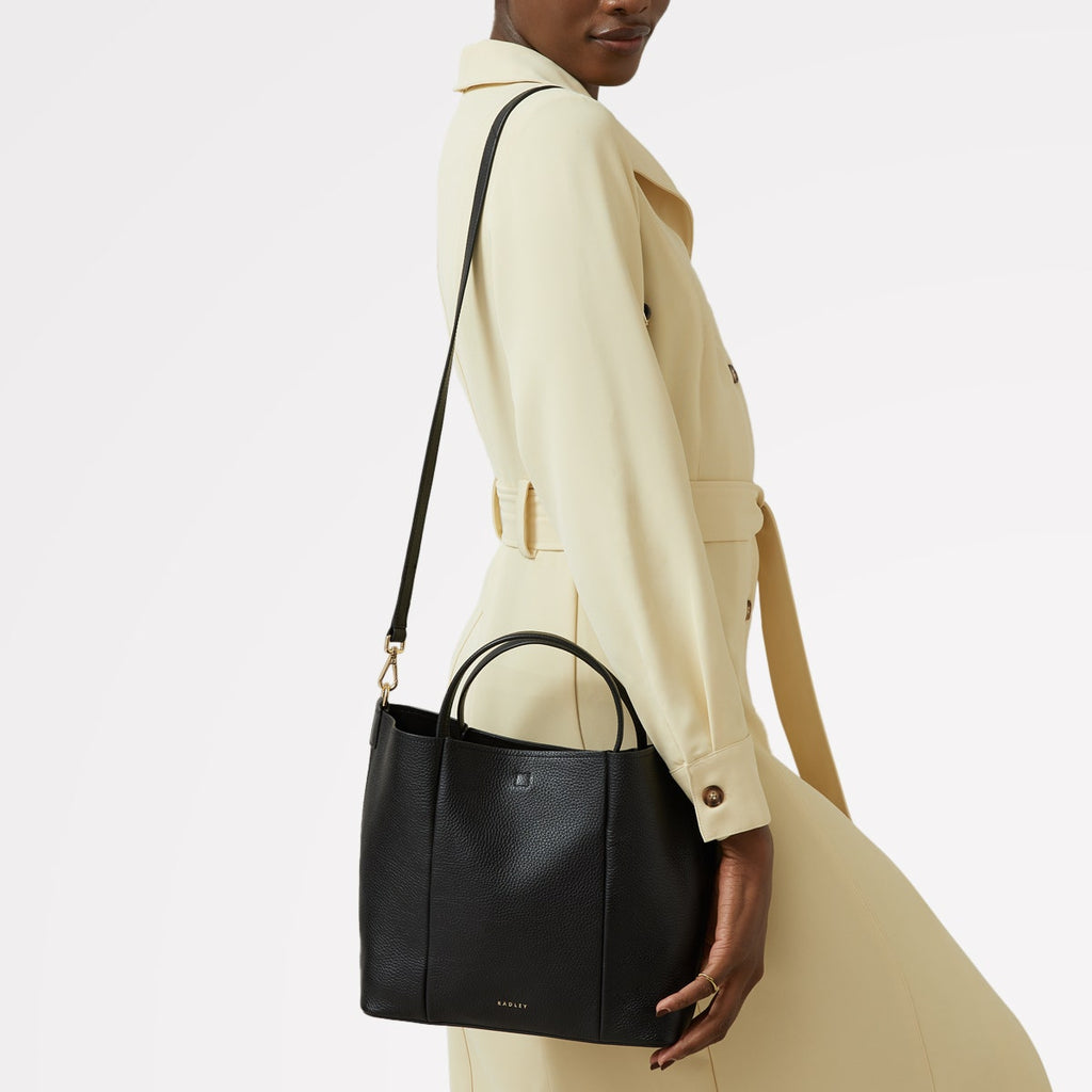 Henrietta Place Leather Medium Open Top Grab Bag in Black - H2260001