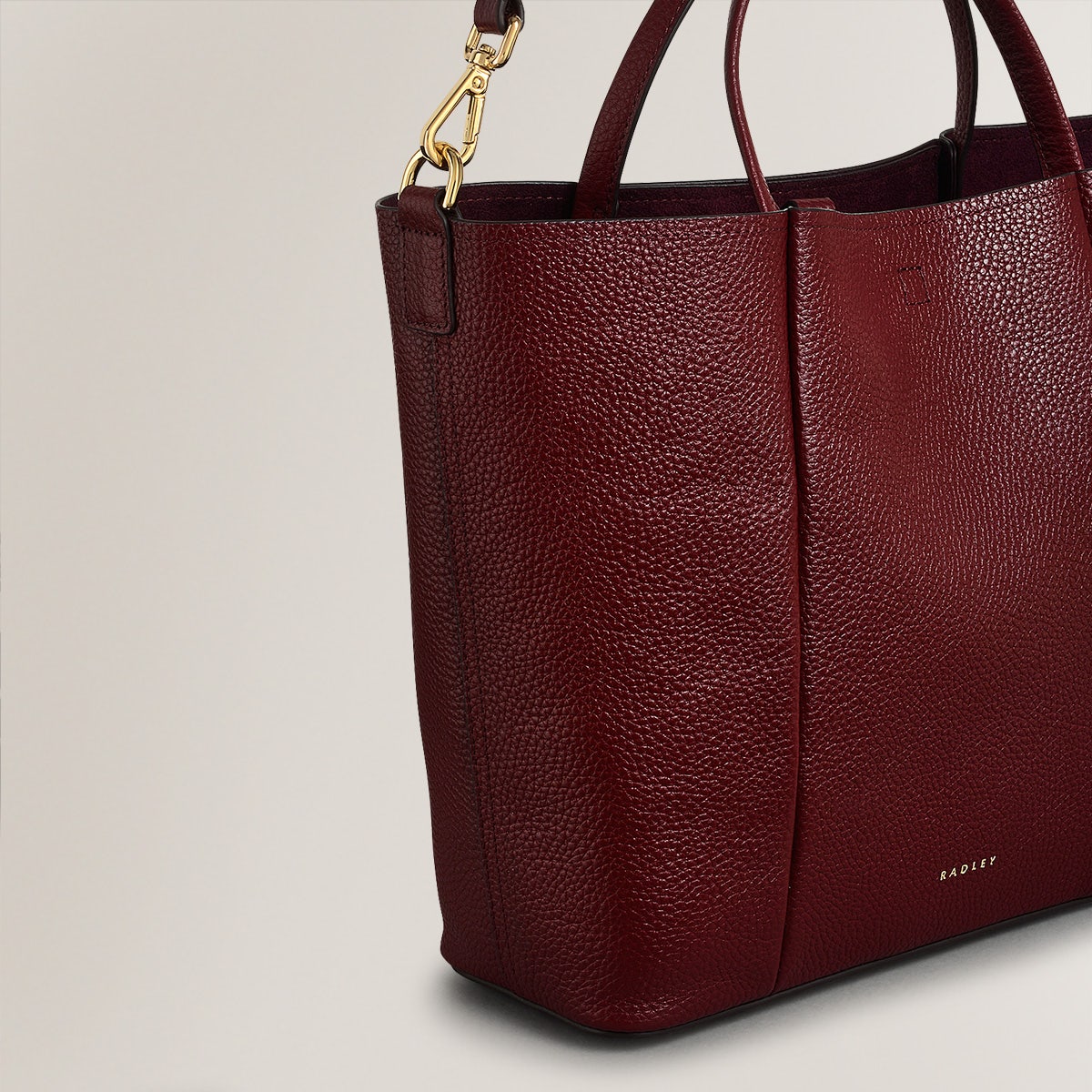 Henrietta Place Leather Medium Open Top Grab Bag in Merlot - H2261603
