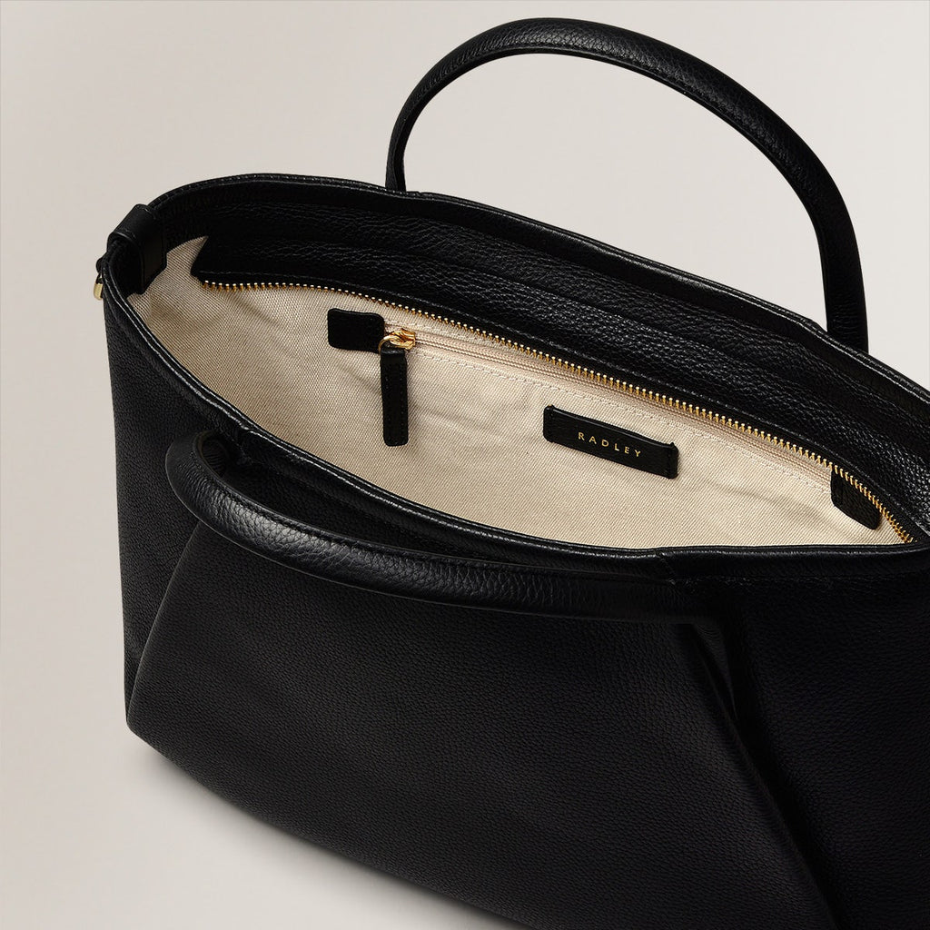 Eastney Street Leather Medium Ziptop Grab Bag in Black - H2323001
