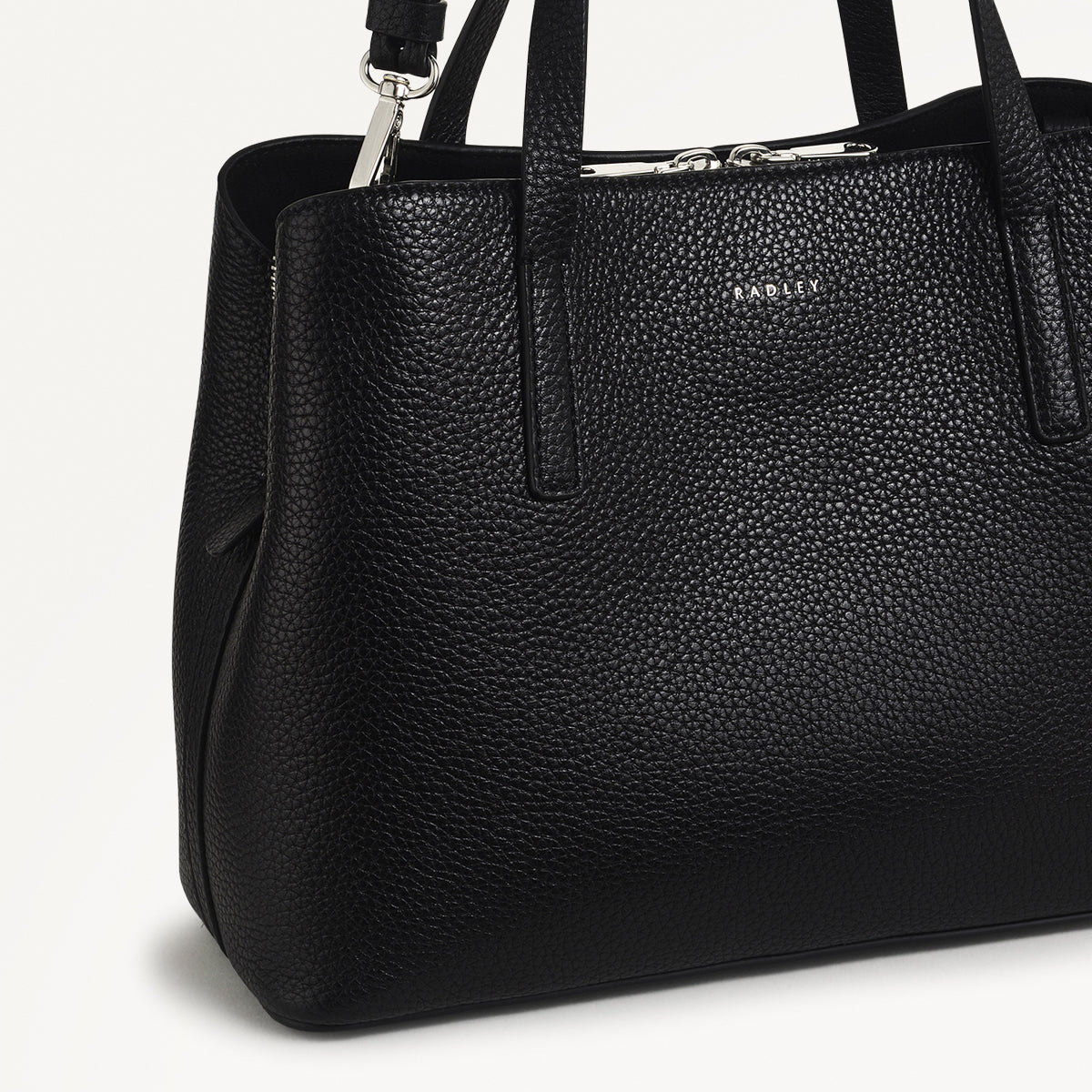 Dukes Place Leather Medium Ziptop Grab Bag in Black - H2464001