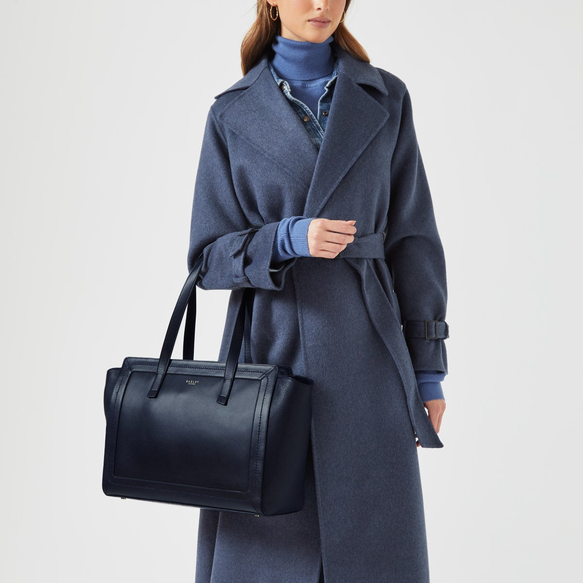 Marston Mews Leather Medium Ziptop Tote Bag in Ink - H9126401