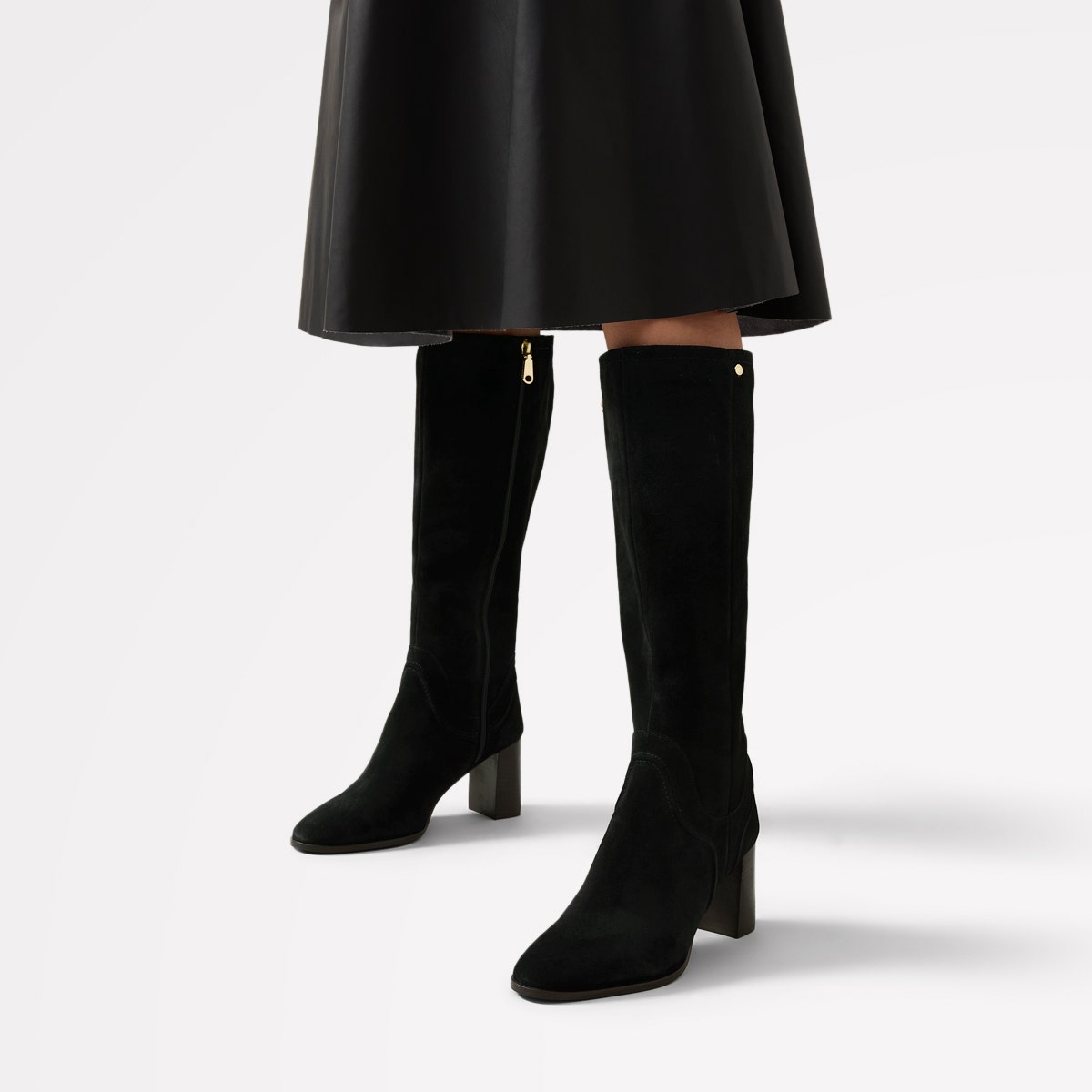 CARRIAGE DRIVE LONG HEELED BOOT BLACK