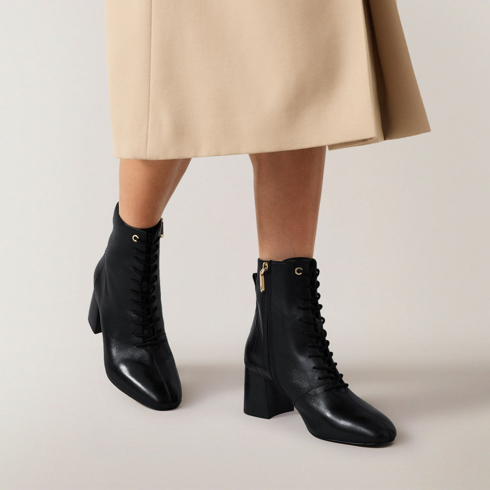 VICTORIA TERRACE 2.0 LACE BOOT BLACK