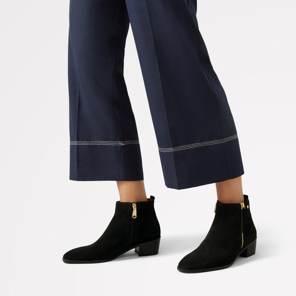 SLOANE GARDENS 2.0 CASUAL OUTSIDE ZIP BOOTIE BLACK