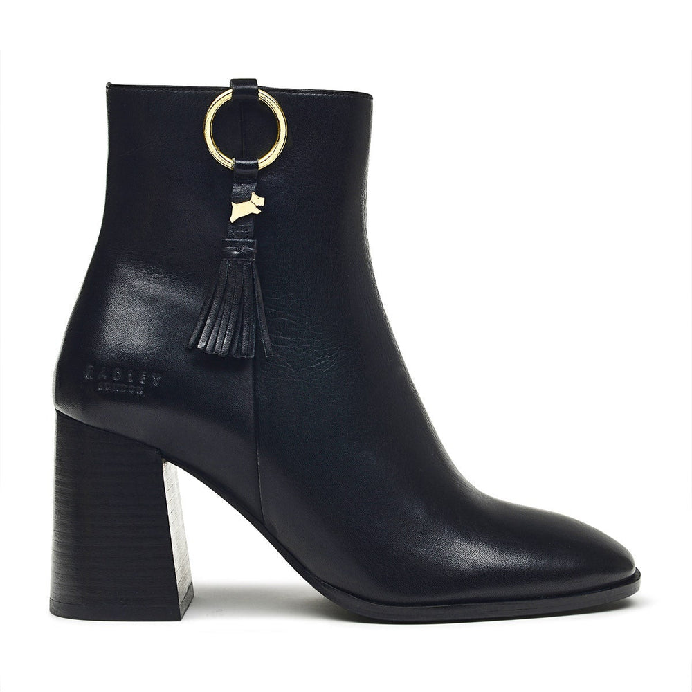 Bruton Place UK 3 / EUR 36 Leather Smart Tassle Boot in Black  -  Q7154001A