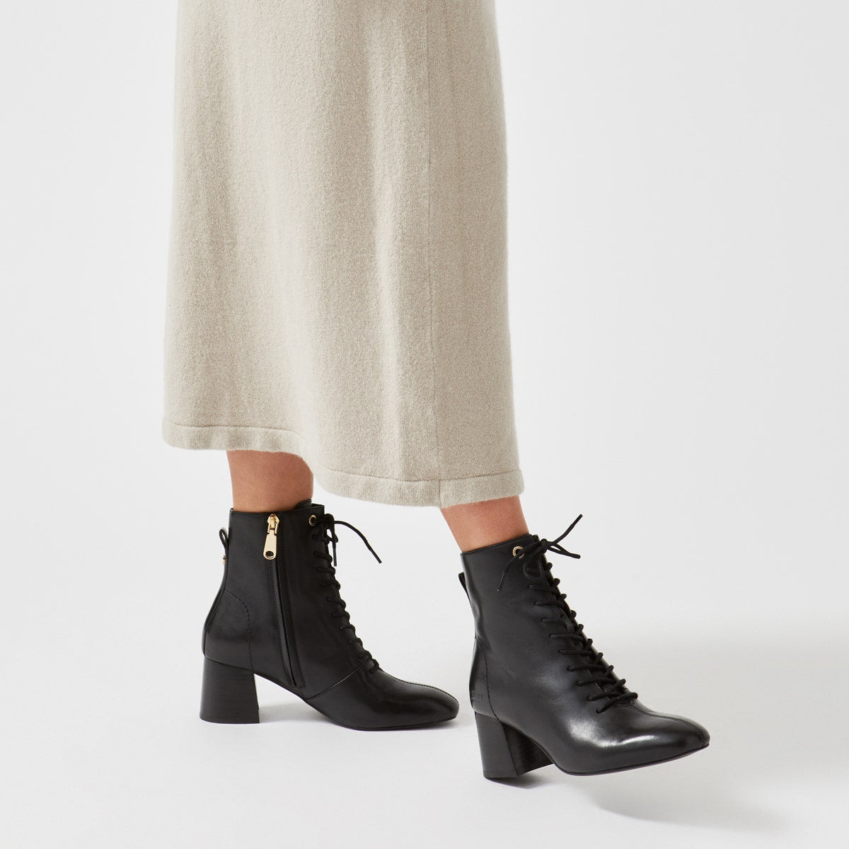 VICTORIA TERRACE LACE BOOT BLACK