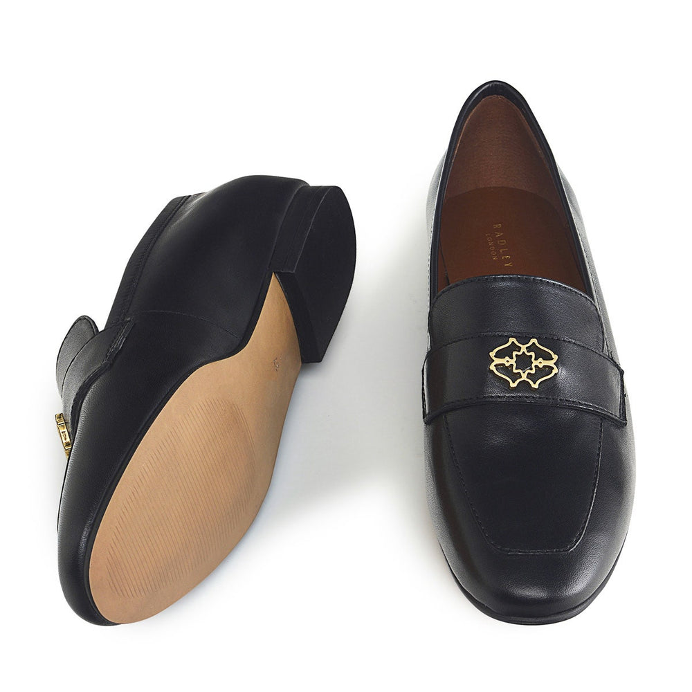Trinity Street UK 3 / EUR 36 Leather Heirloom Loafer in Black  -  Q7777001A