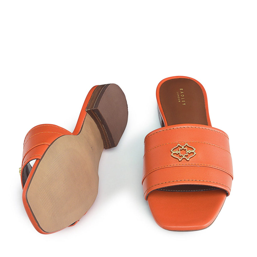 TRINITY WAY HEIRLOOM MULE SUNDIAL