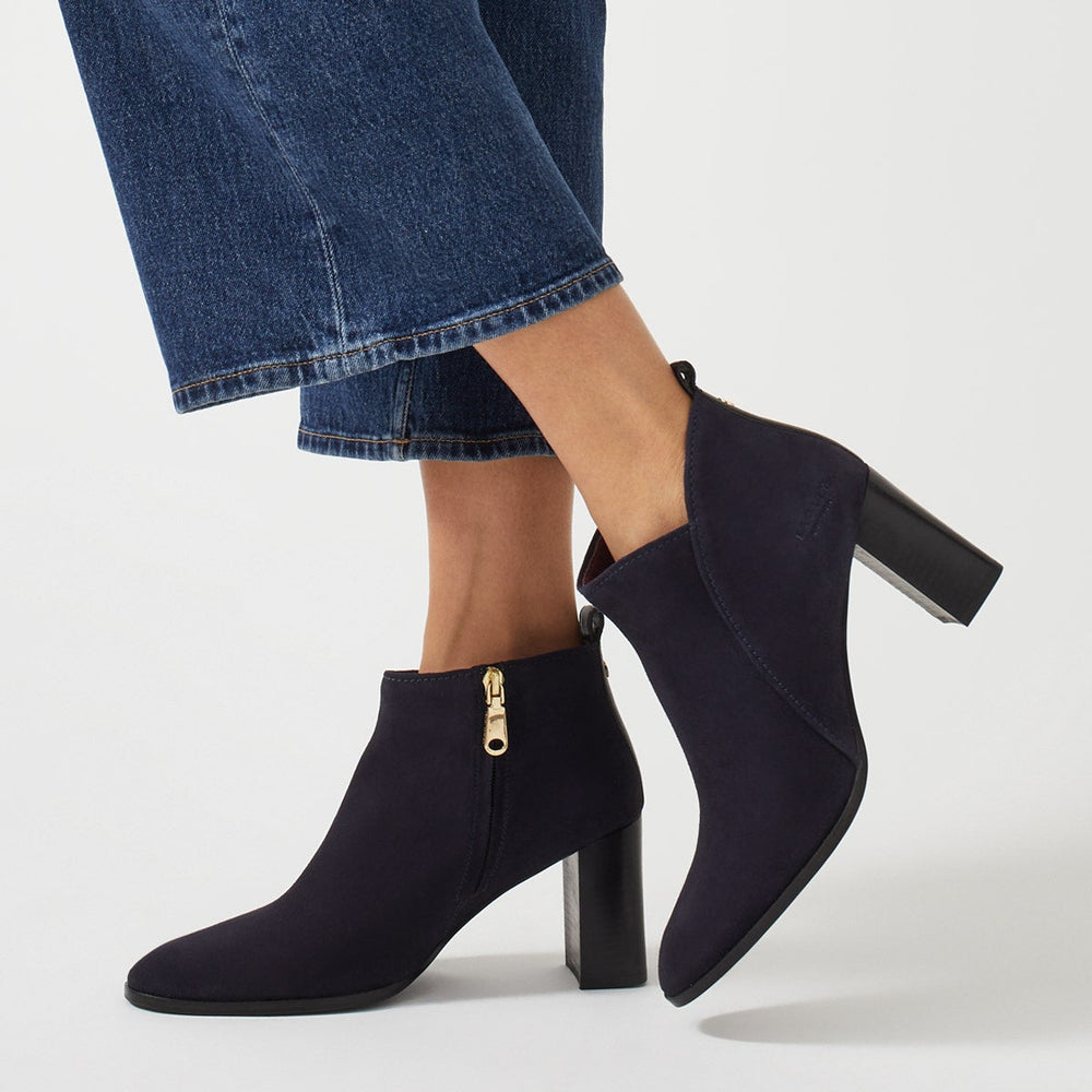 TULIP STREET - SUEDE CURVE BOOTIE INK