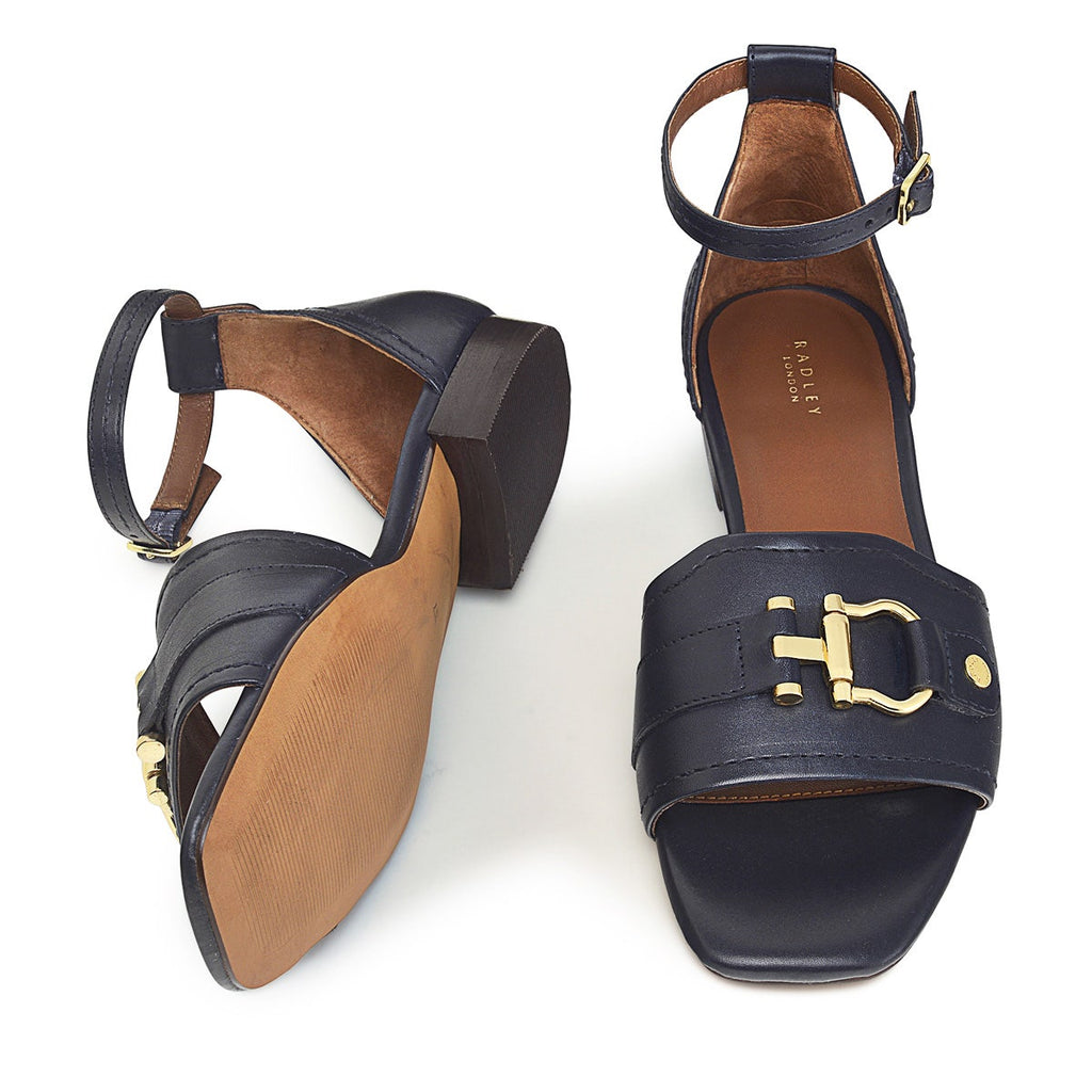 LINDEN CRESCENT STIRRUP STRAP SANDAL INK