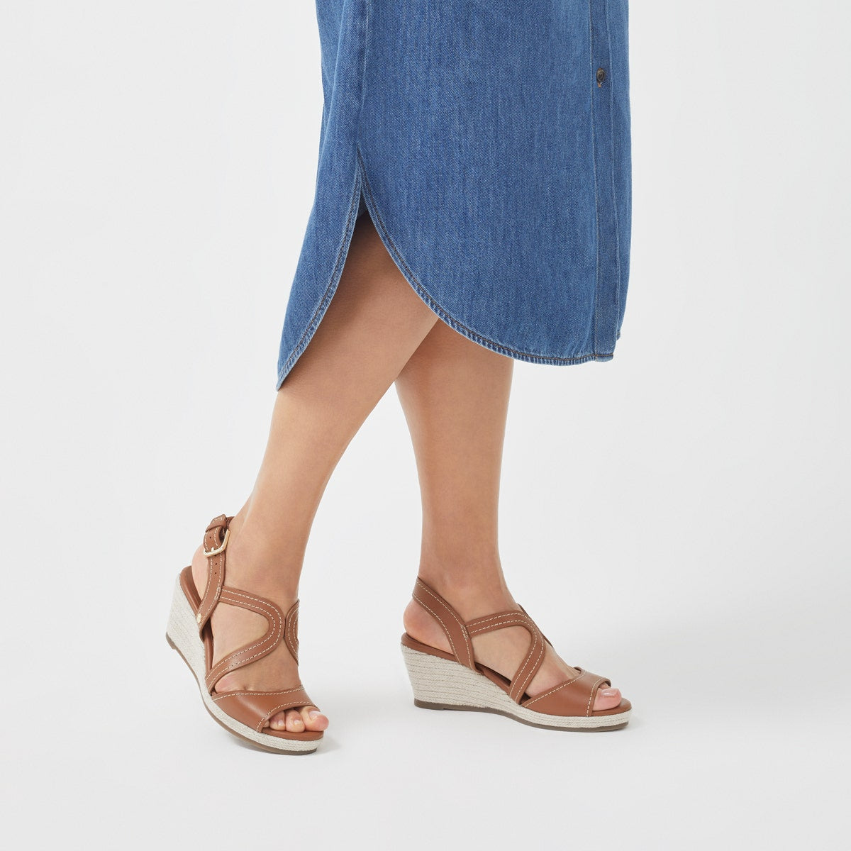 FLORENCE CLOSE WISHBONE MIDI WEDGE TAN