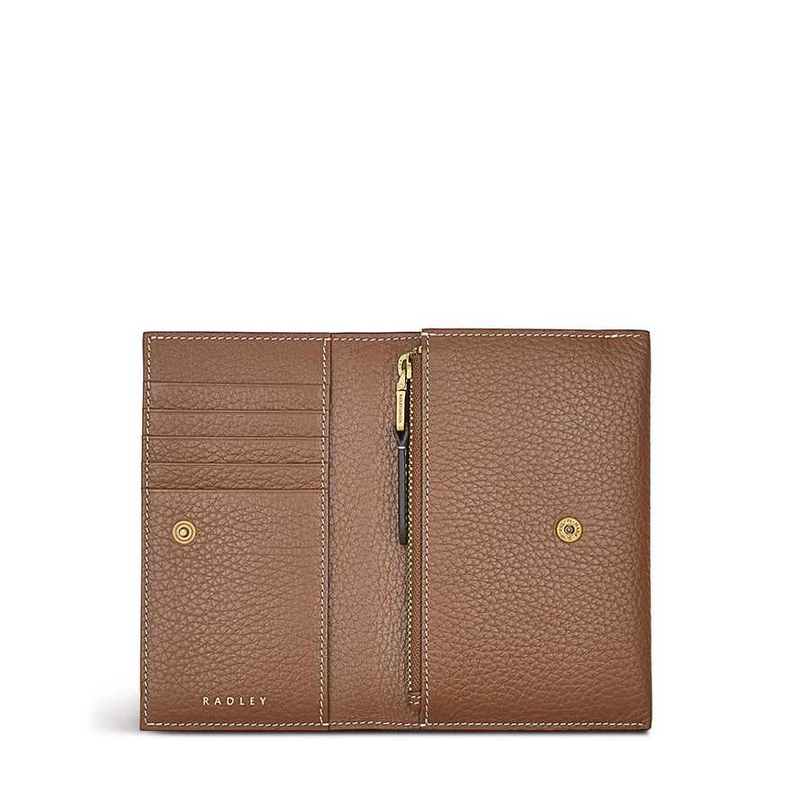 Oak Street Leather Medium Flapover Wallet in Saddle - S1885211