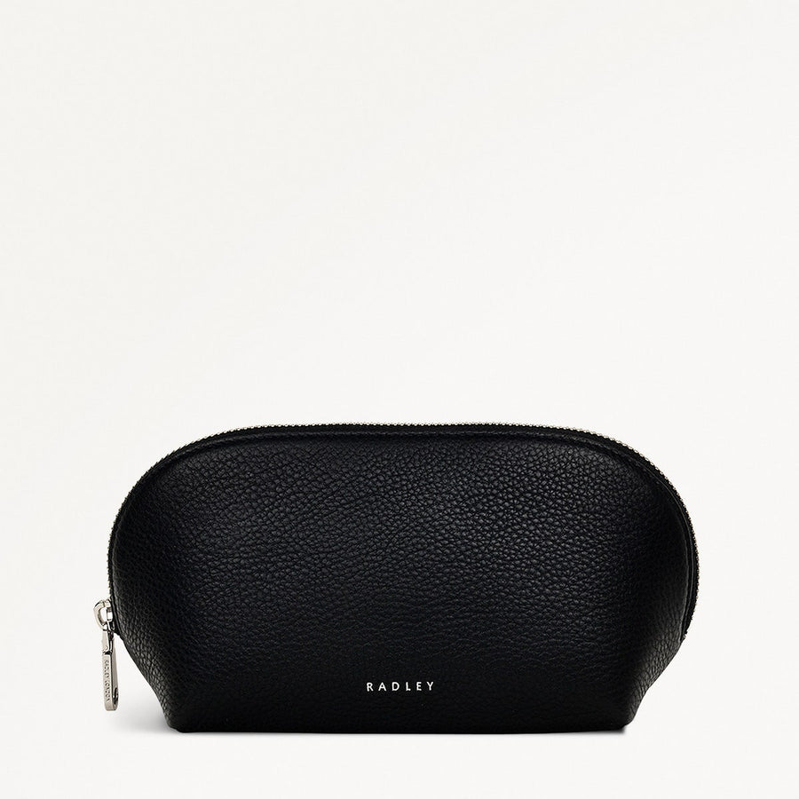 Commute Street Leather Medium Makeup Bag in Black - S1988001