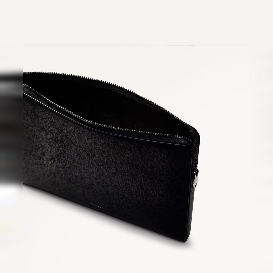 Commute Street Leather Medium Laptop Pouch in Black - S1990001